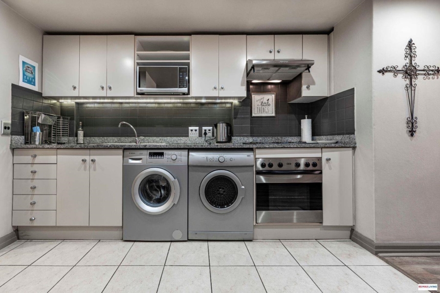 To Let 2 Bedroom Property for Rent in Cape Town City Centre Western Cape